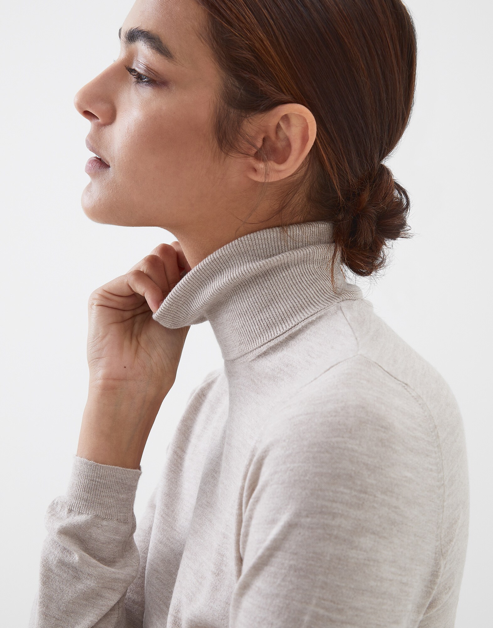 High Neck Sweater - Detail