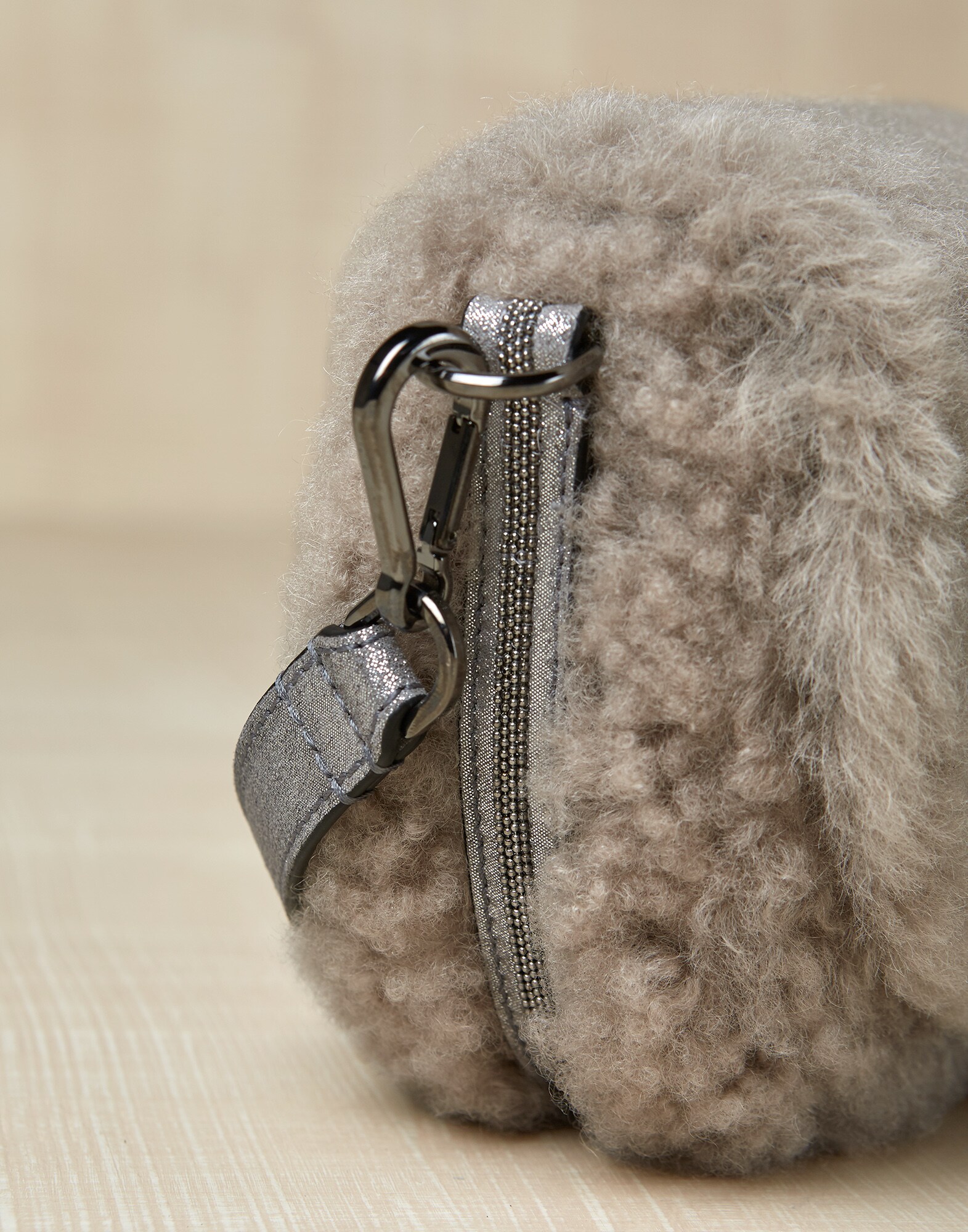 Shoulder Bag - Detail