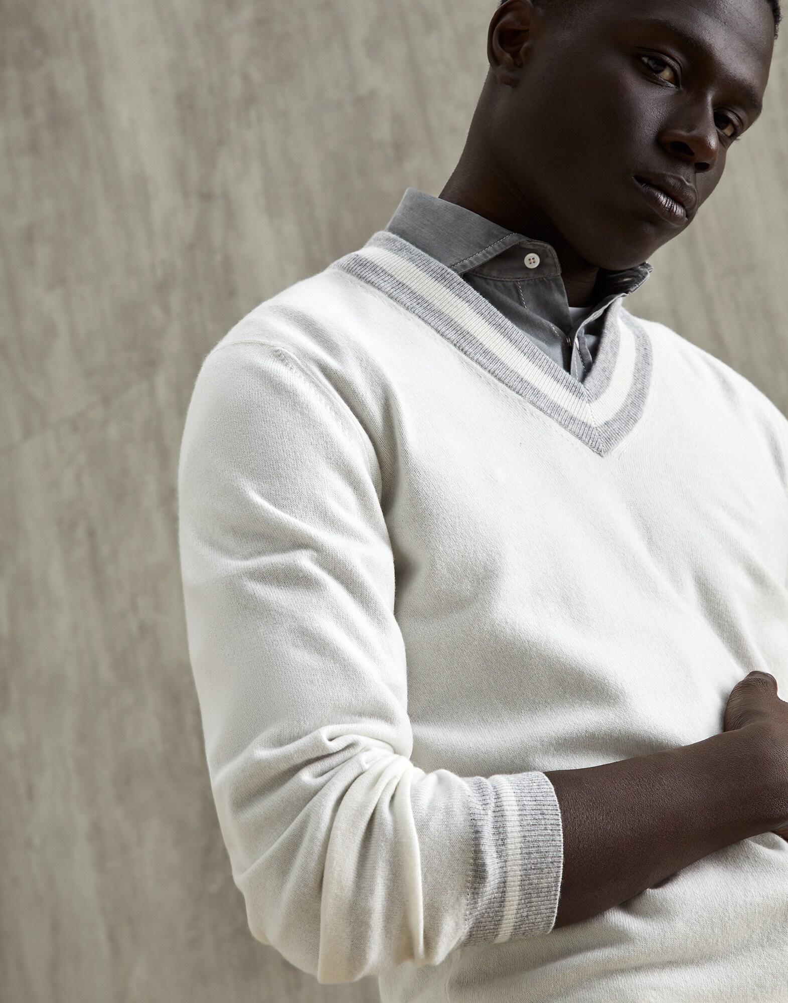 V-neck - Detail view