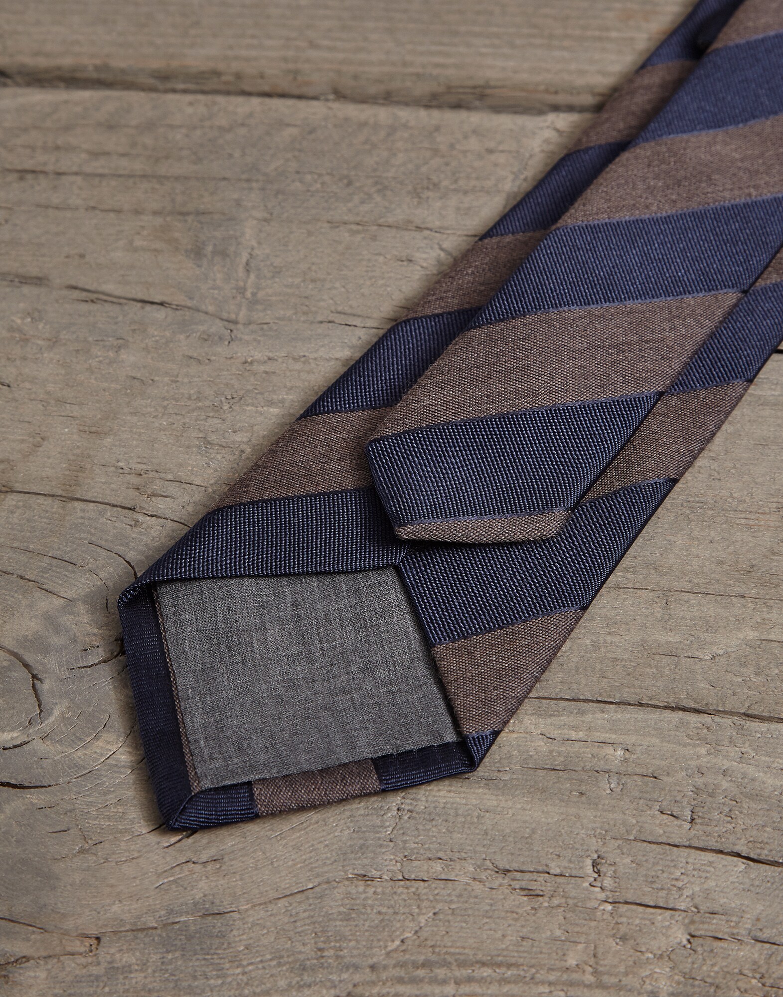 Tie - Detail