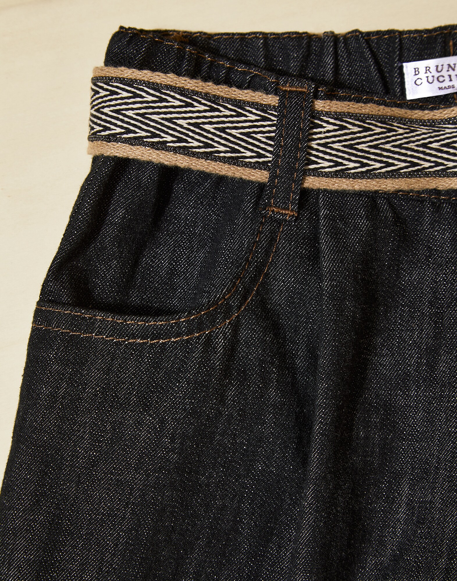 Hose aus Denim - Detailansicht
