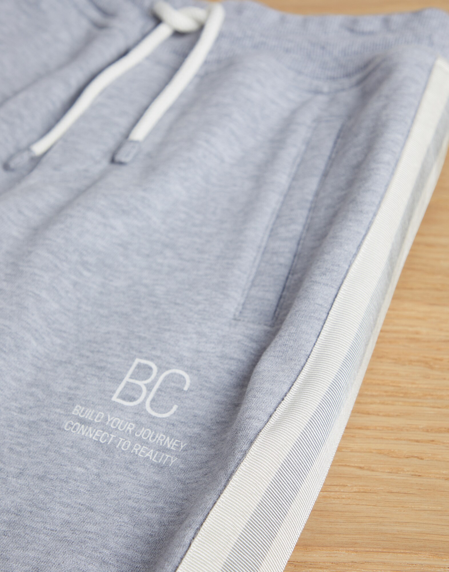 Sweatpants - Detail view