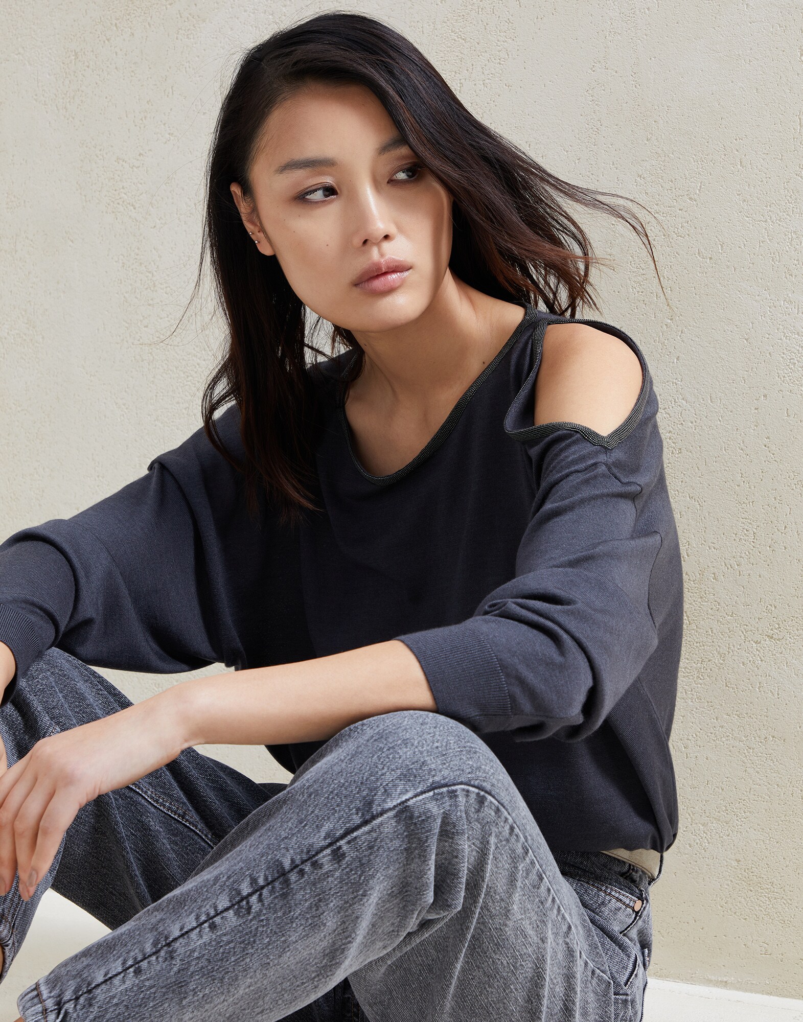 Scoop Neck - Editorial view