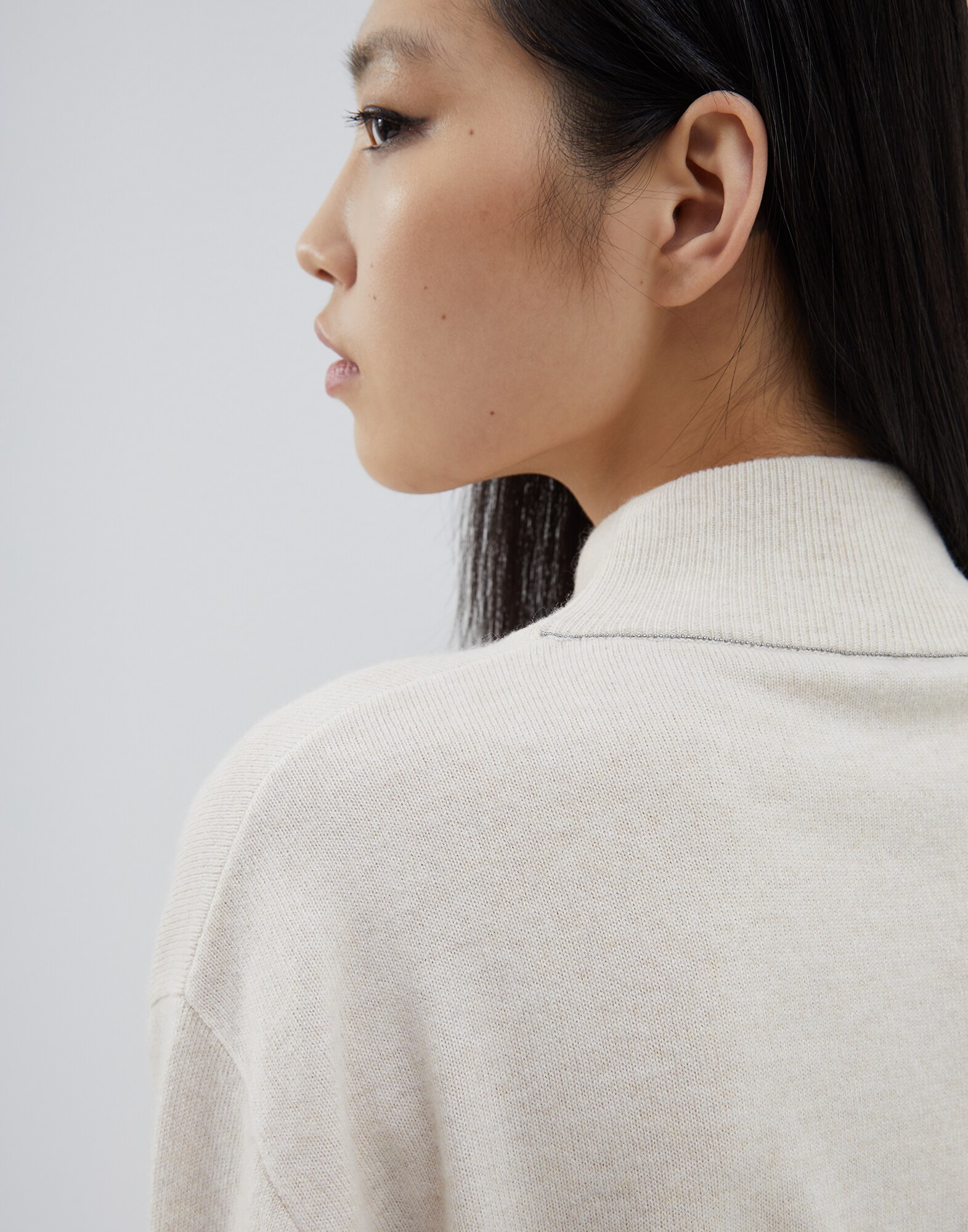 High Neck Sweater - Detail