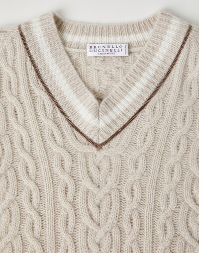 V-neck Sweater - Detail view