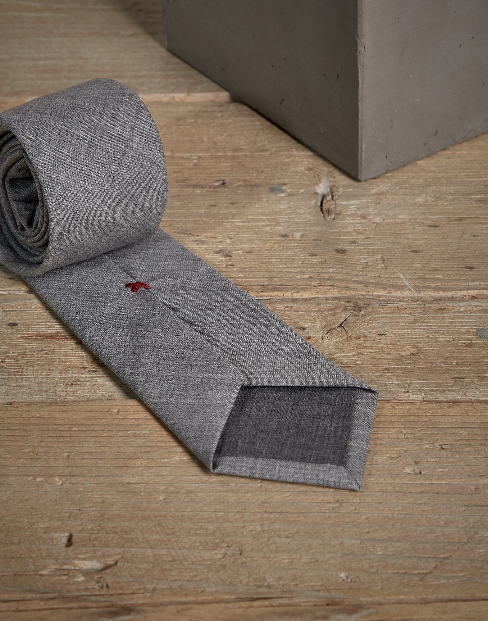 Tie - Detail view