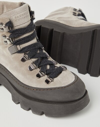 Boots - Detail view