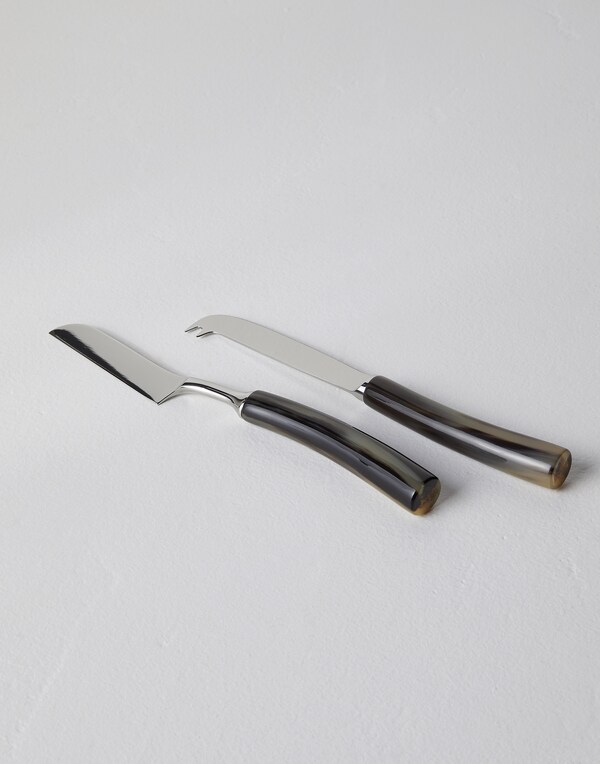 2-piece cheese cutlery set Natural Horn Lifestyle - Brunello Cucinelli
