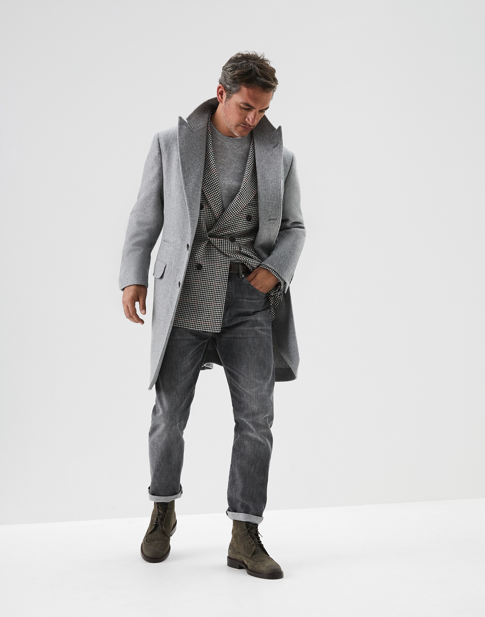 202MOUTFIT36 image number 0