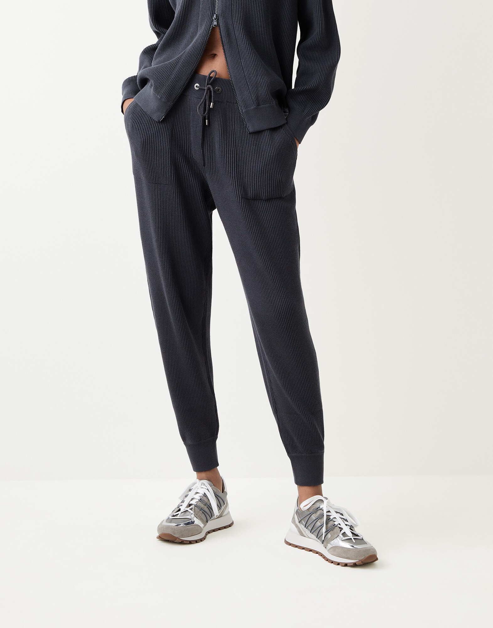 Joggers - Front view
