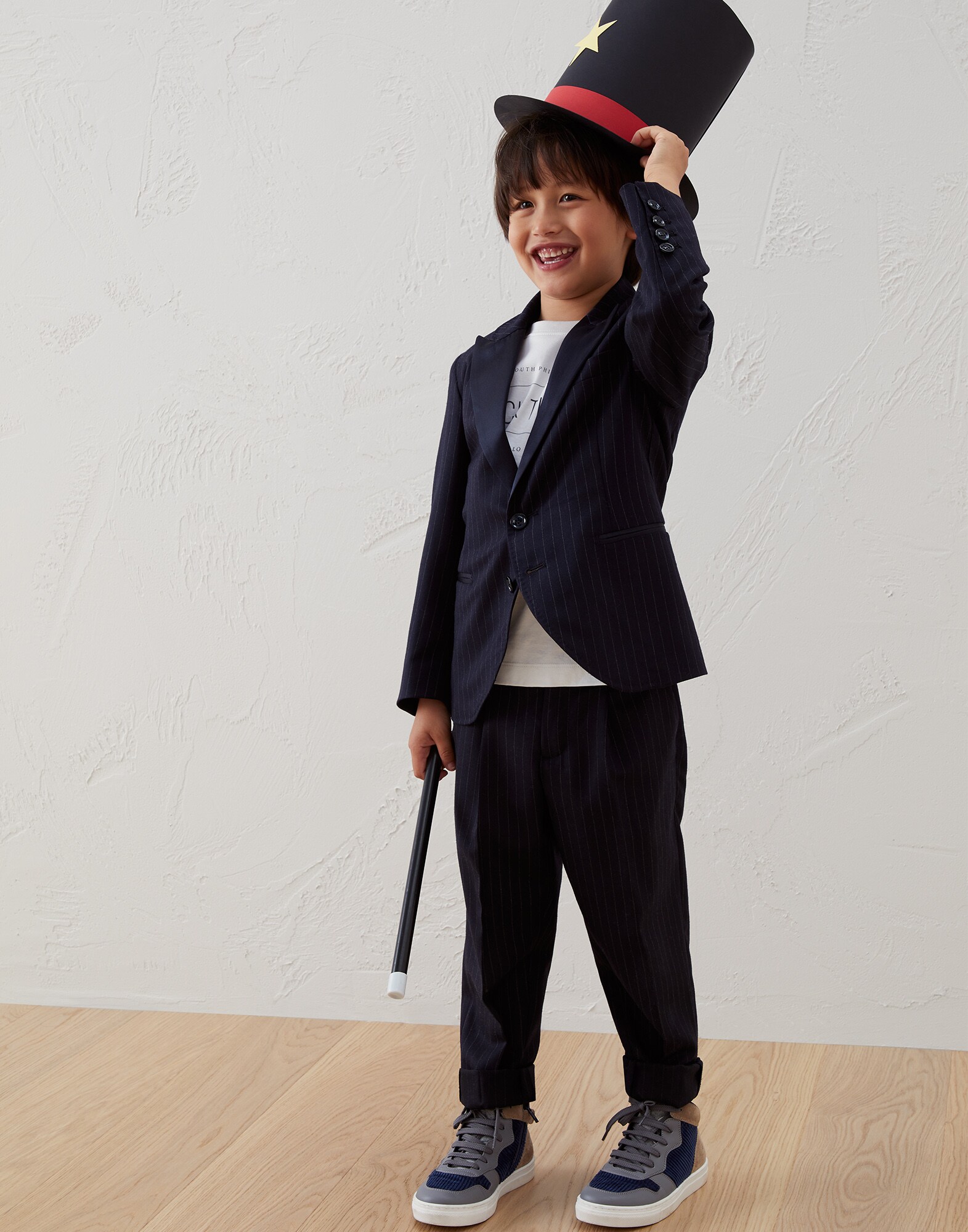 212HOUTFIT49 image number 0