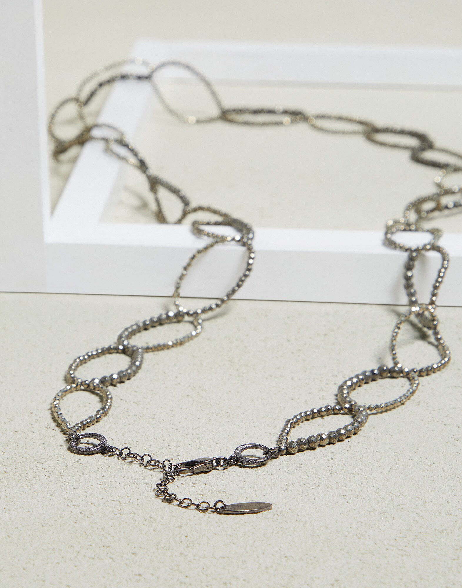Necklace - Detail view