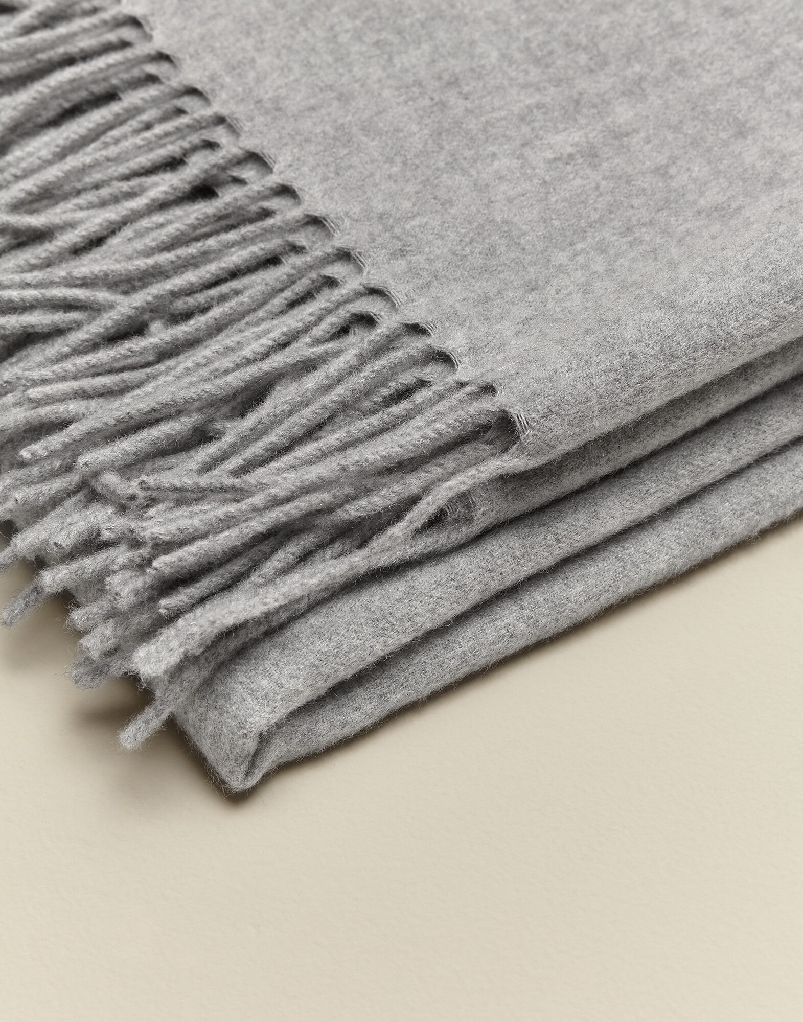 Throws Light Grey Lifestyle 2 - Brunello Cucinelli