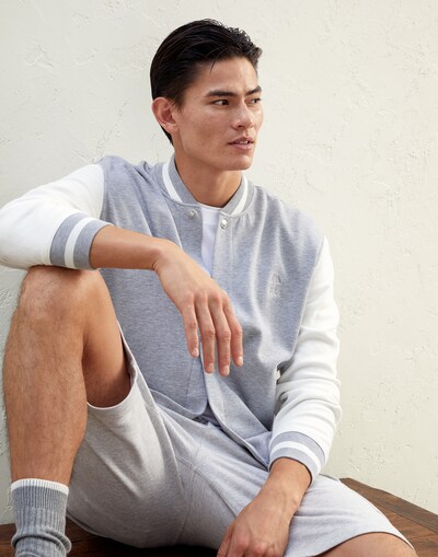 Sweatshirt - Editorial view