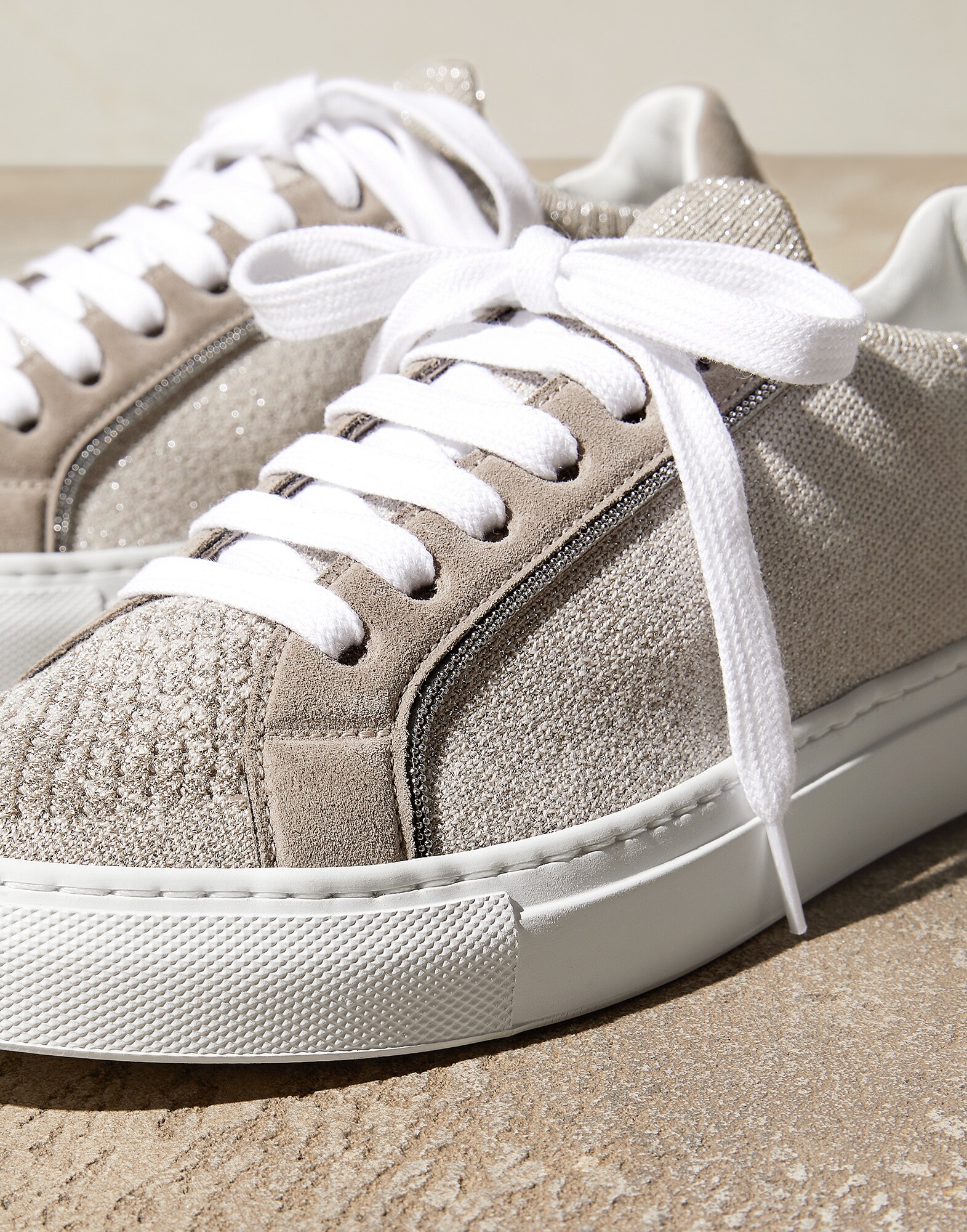 Sneakers - Detail view