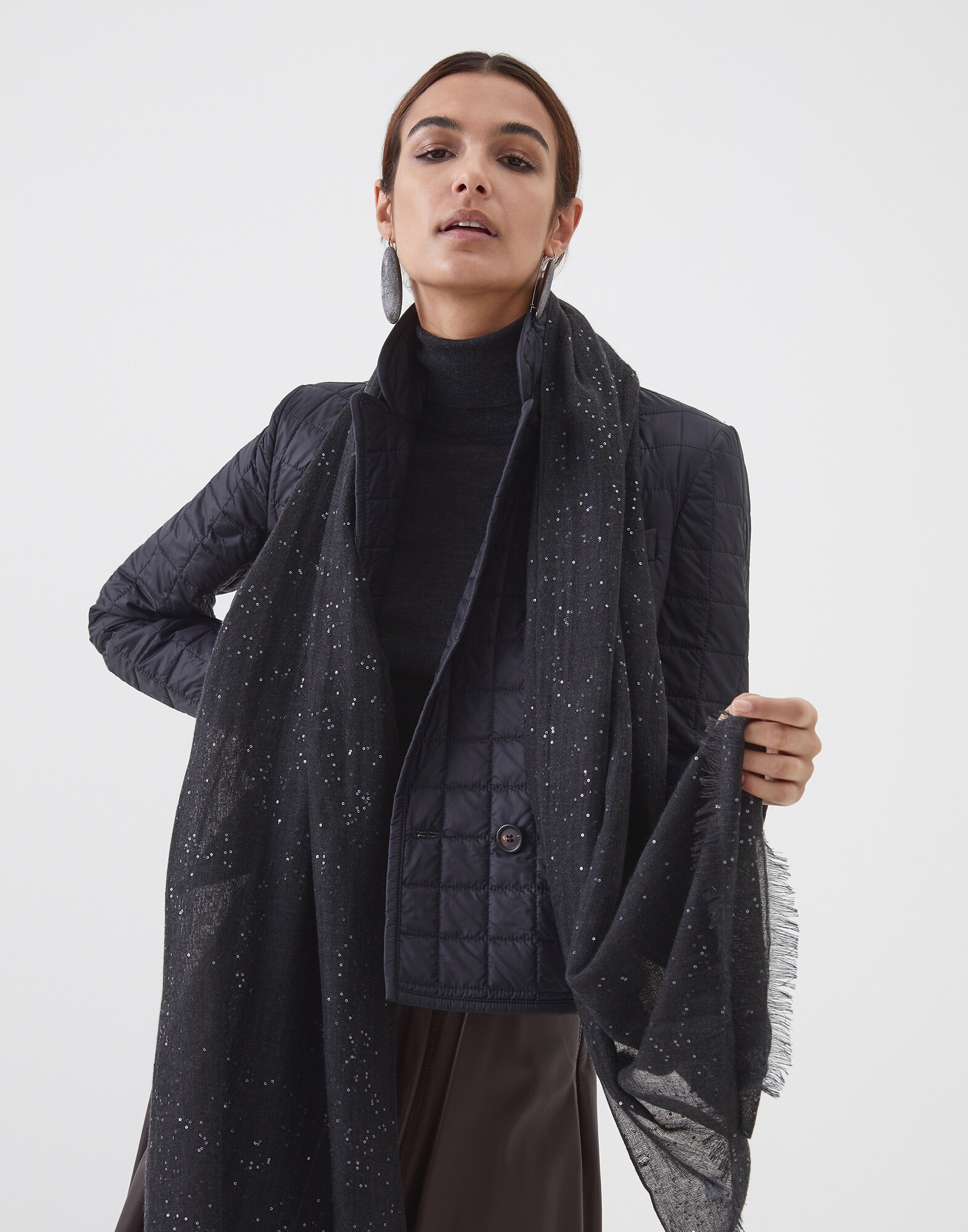 Solid Scarf - Editorial
