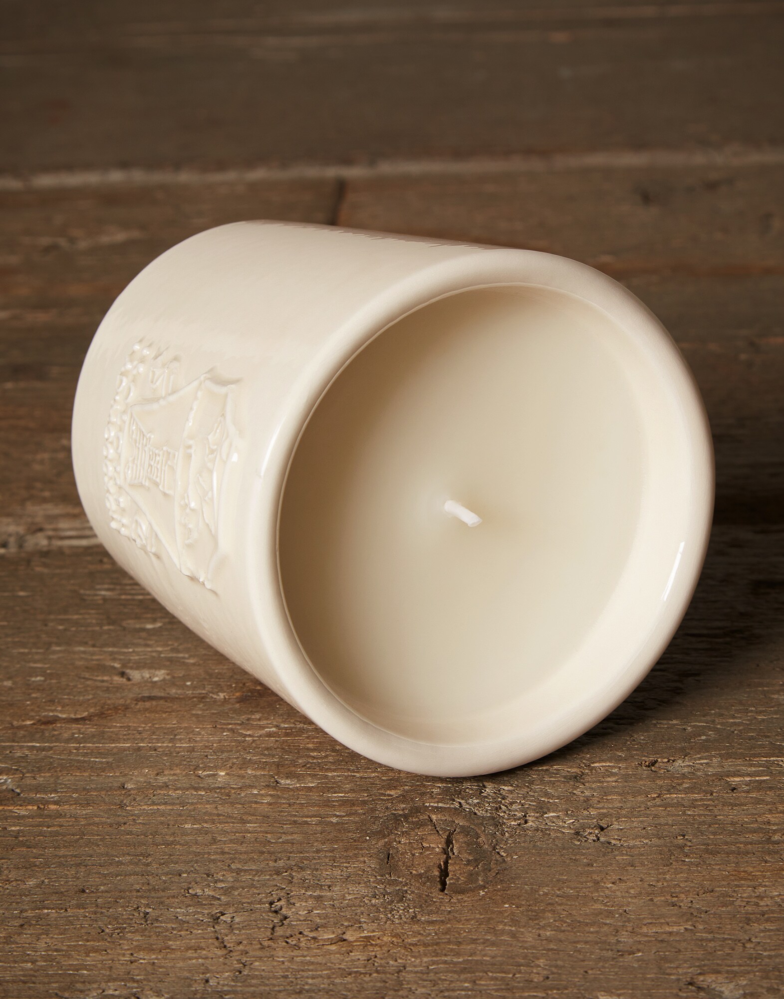 Candles Ecru Lifestyle 3 - Brunello Cucinelli
