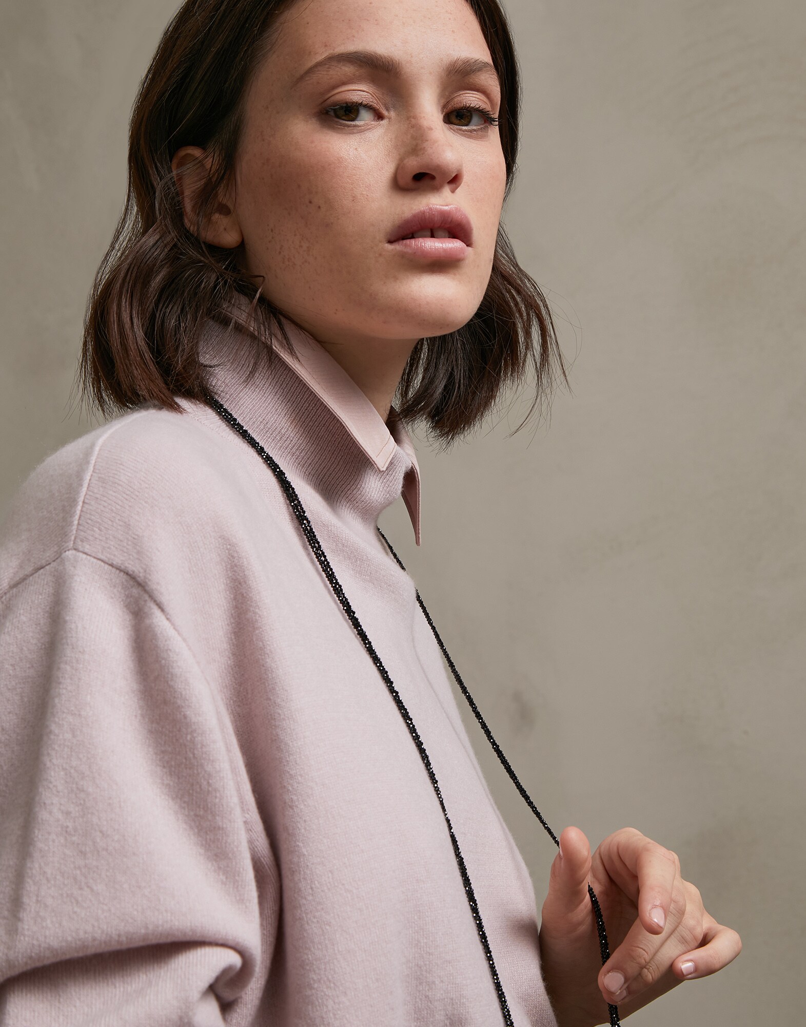 Collier - Editorial