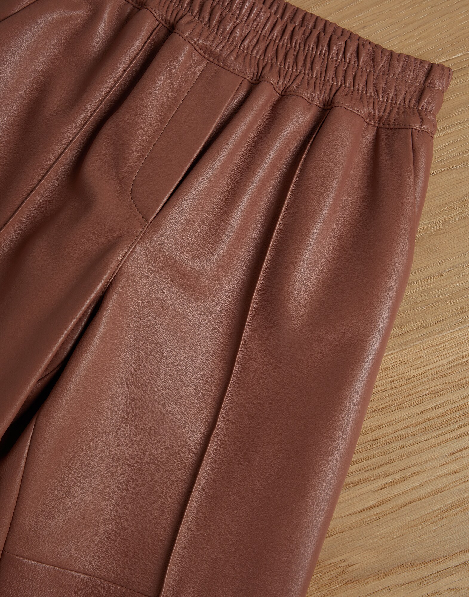 Pants - Detail view