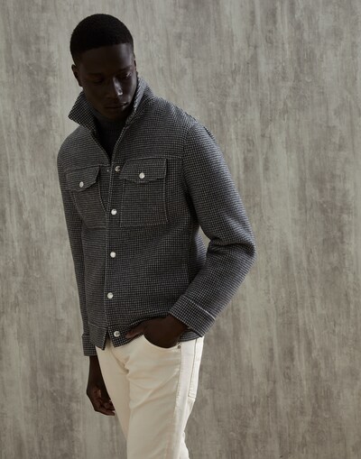 Outerwear - Vista frontal