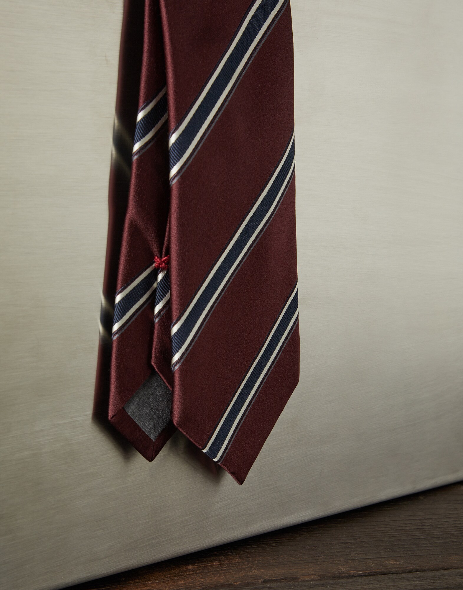 Tie - Detail view