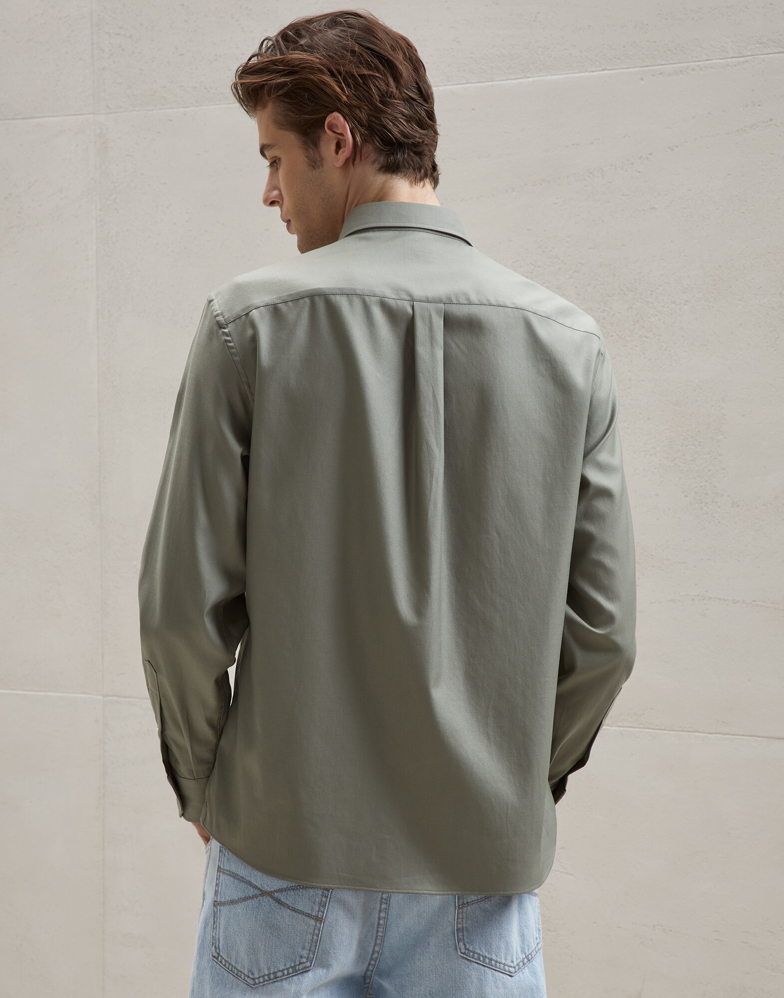 Loose - Back view