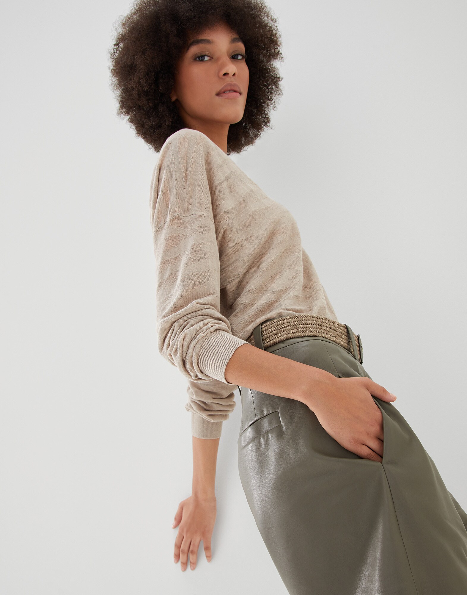 V-neck - Editorial view