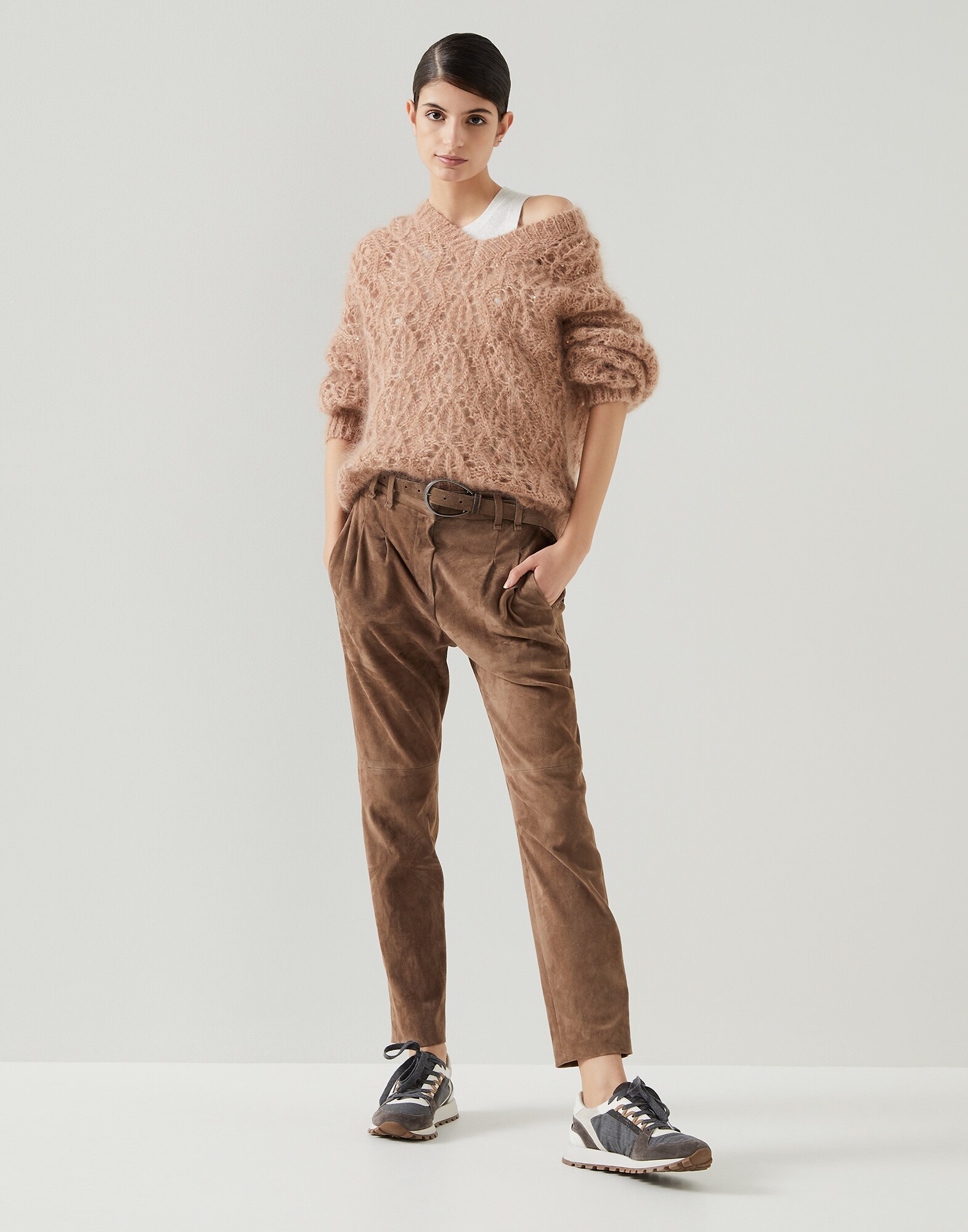 212WOUTFITEXTRAMAY13 image number 0