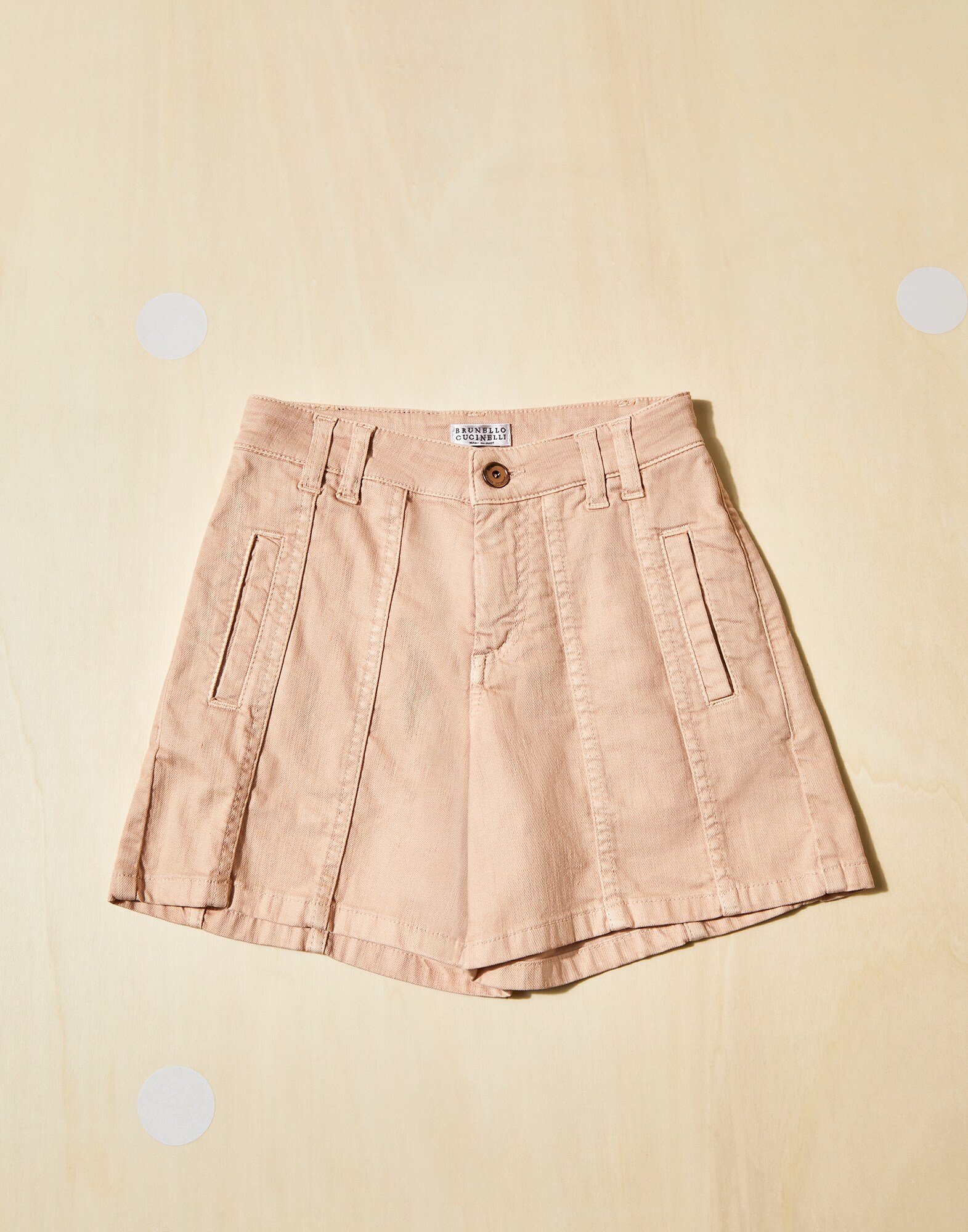 Bermuda & Shorts - Front view