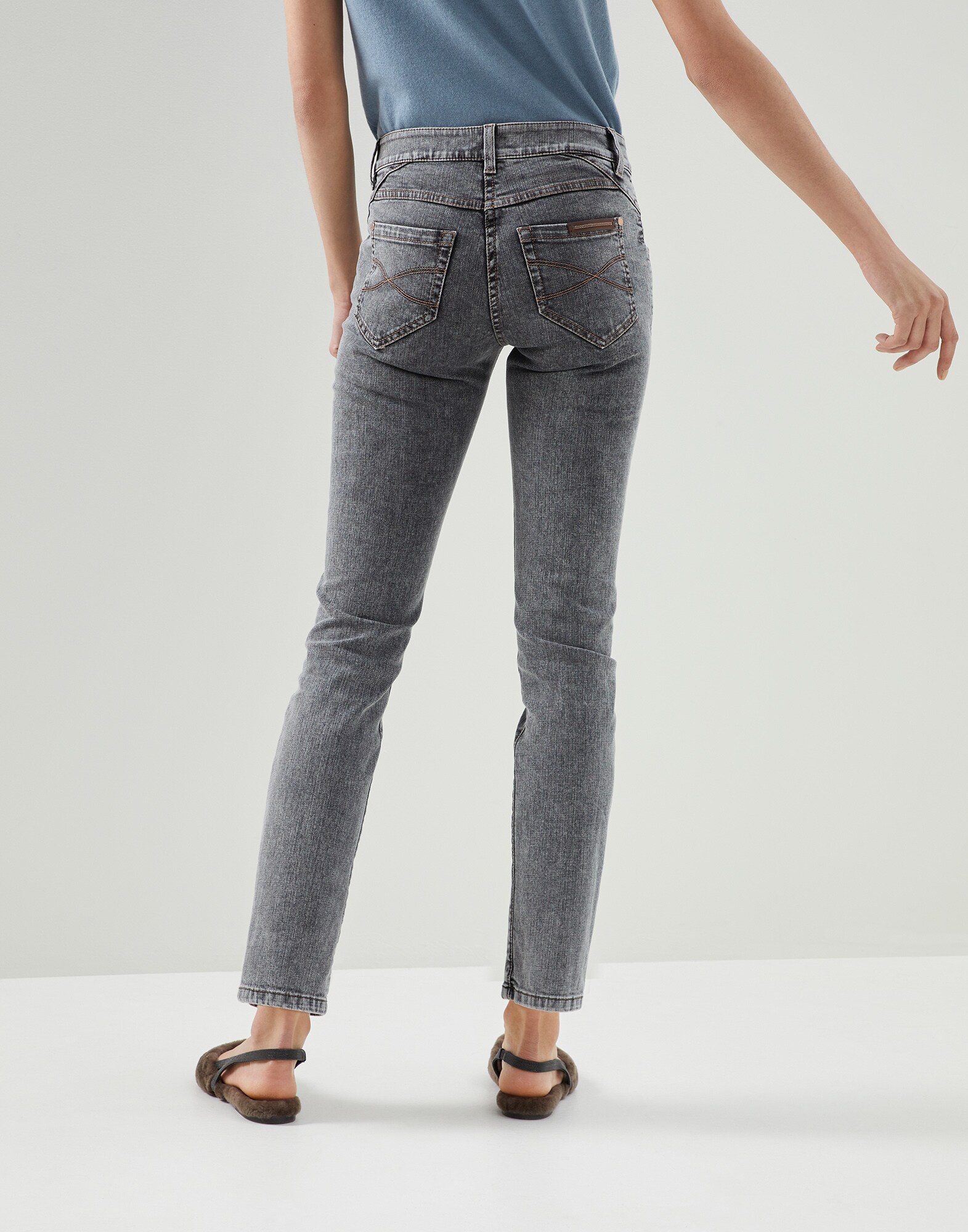 Slim - Back view