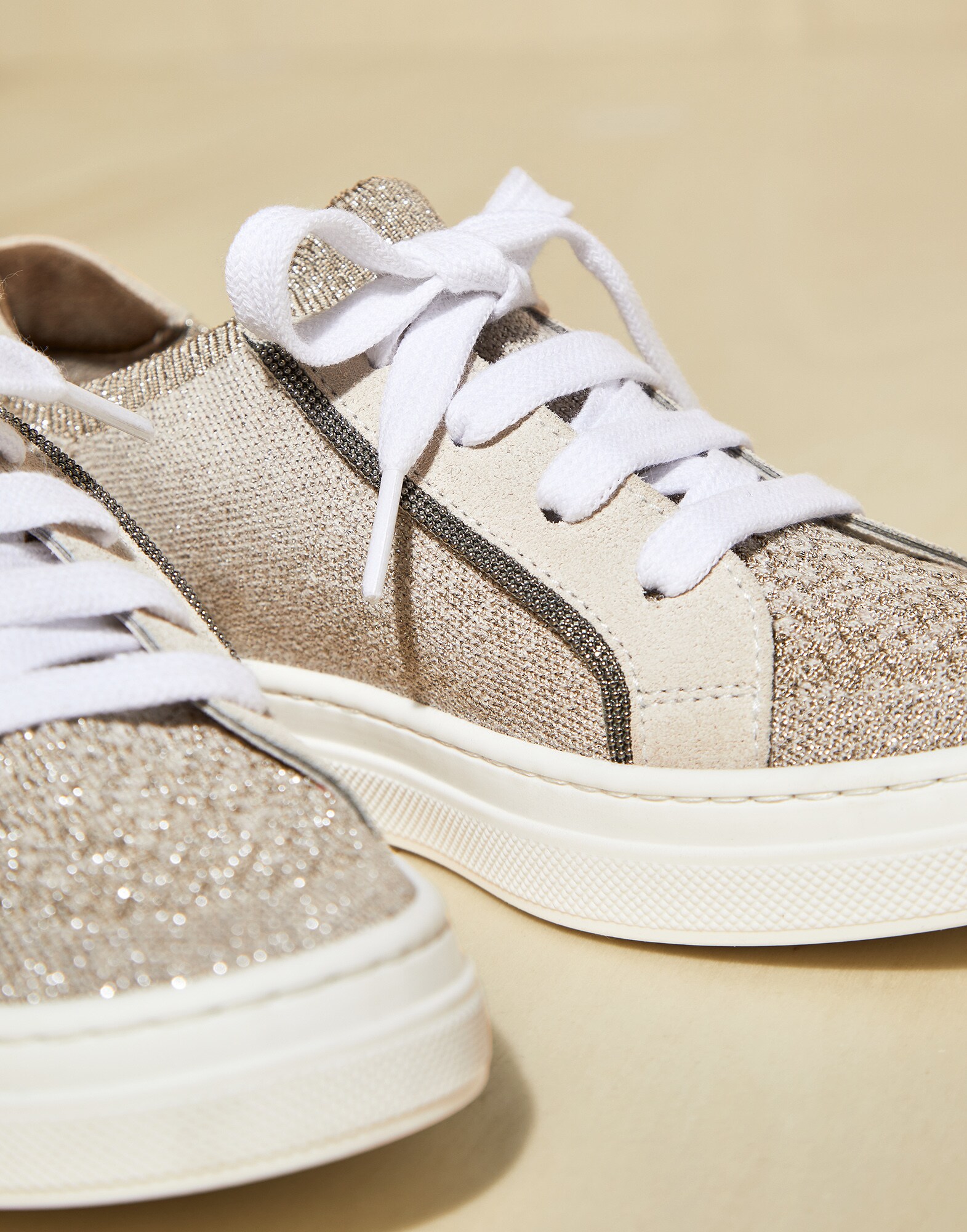 Sneakers - Detail view