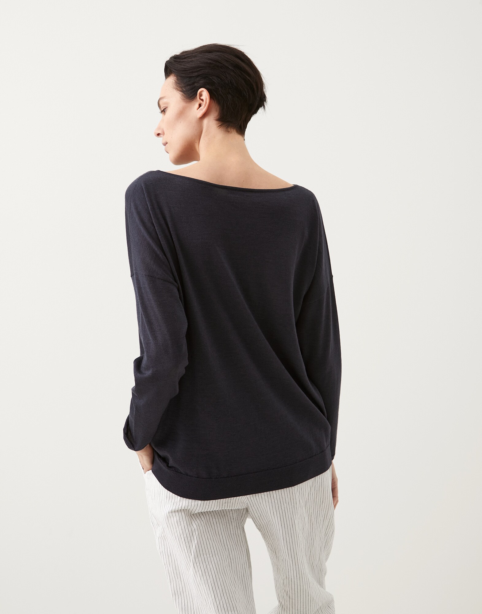 Scoop Neck - Back