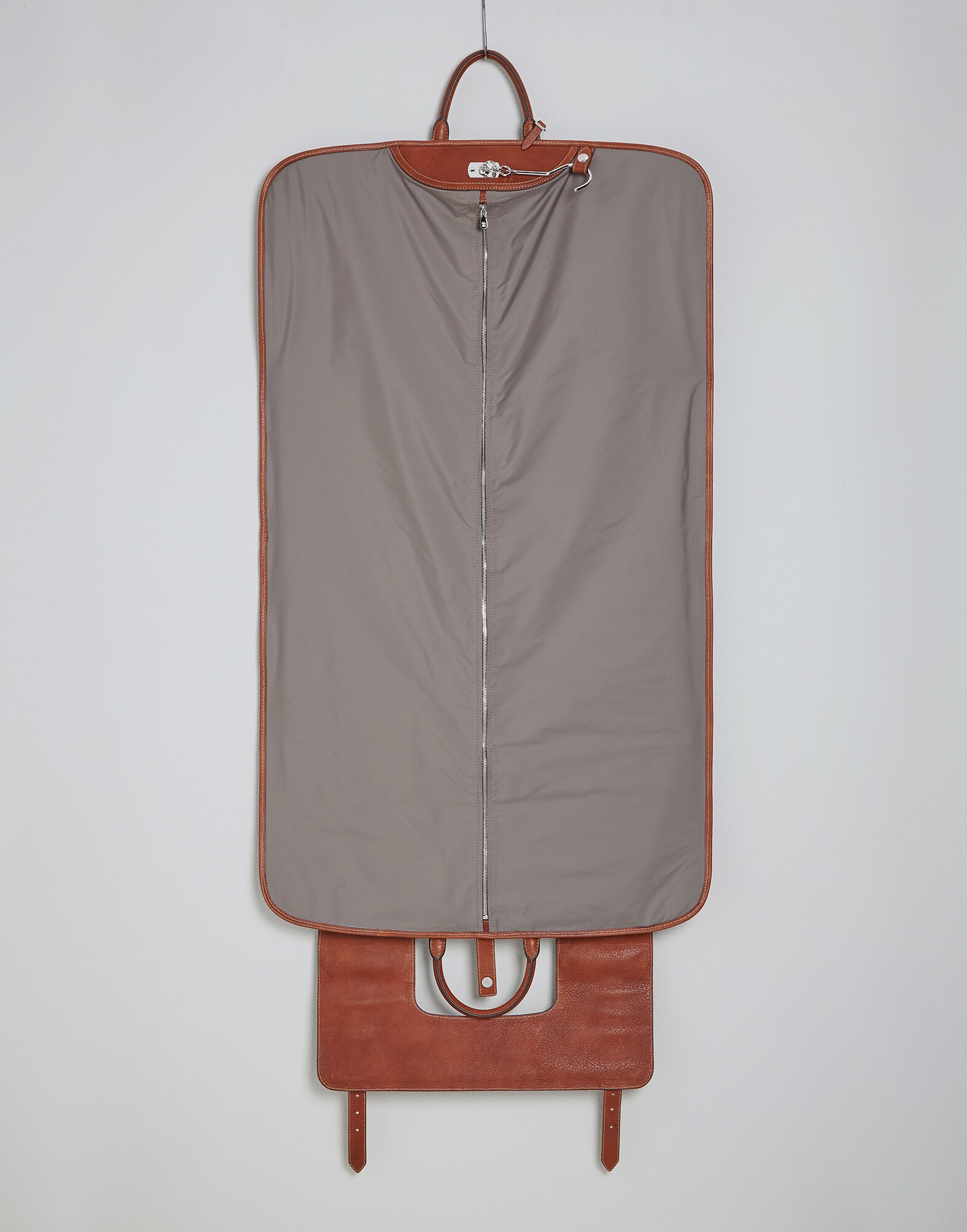 Suit Bag - Full look