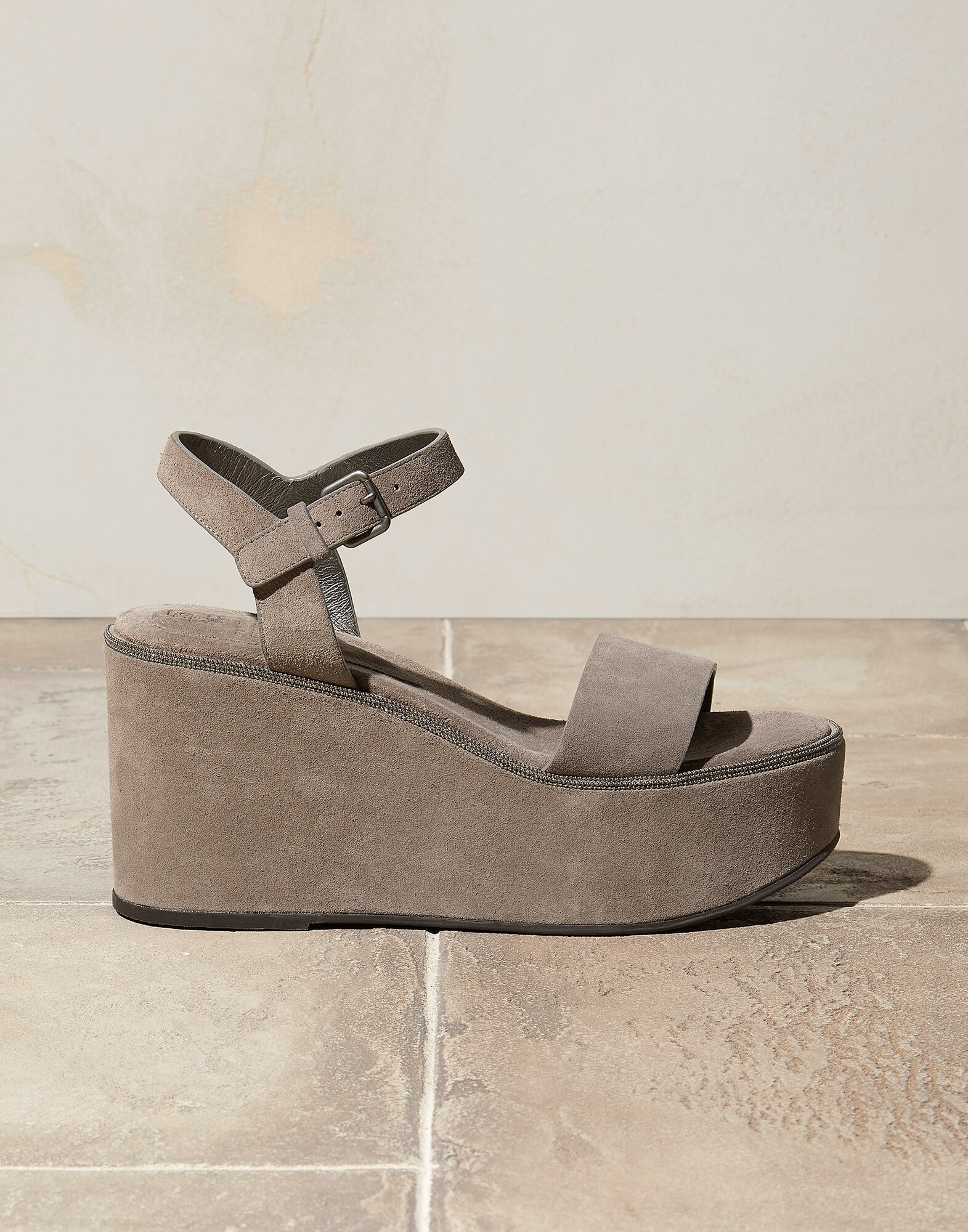 Sandals with Fastening - Full look