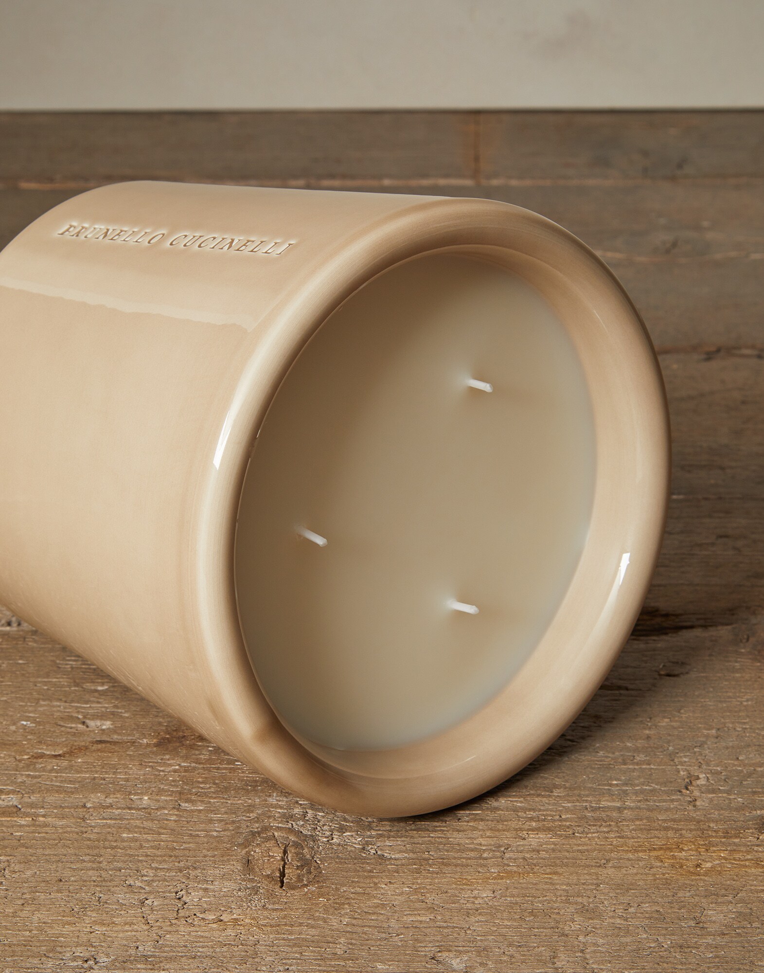 Candles Beige Lifestyle 1 - Brunello Cucinelli
