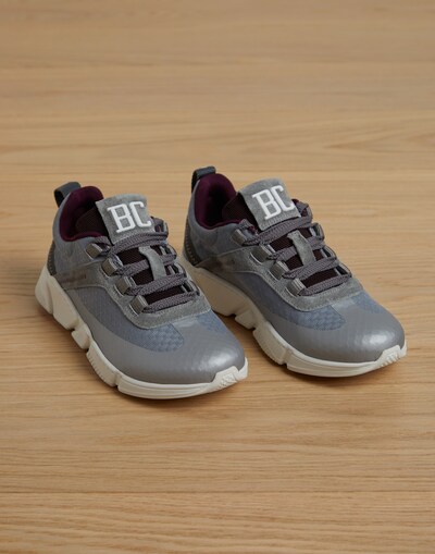Sneakers - Front view