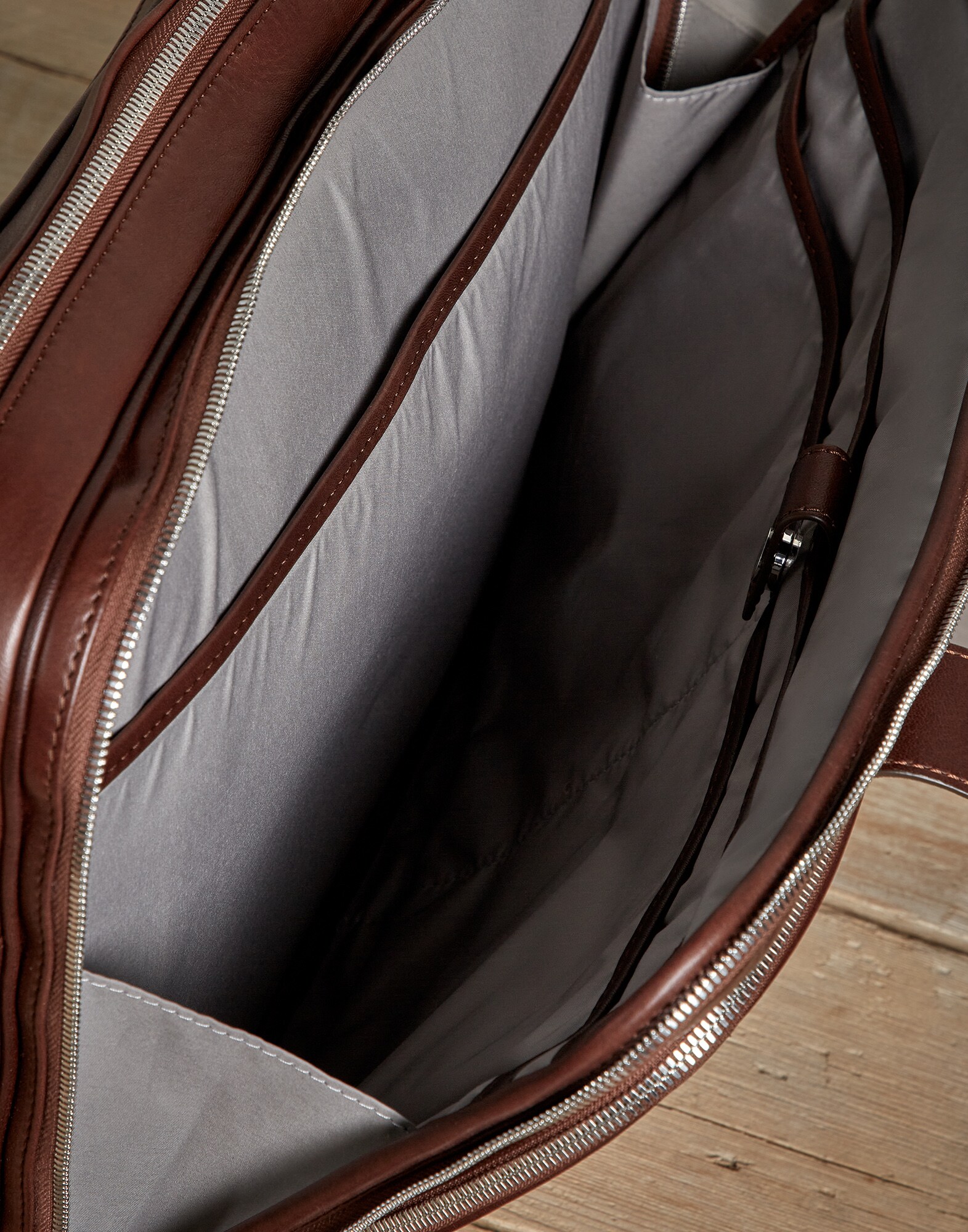 Office Bag - Full look