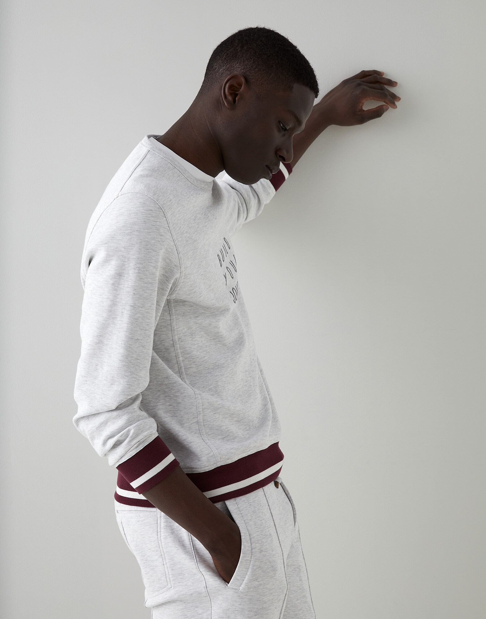 Sweatshirt - Editorial view
