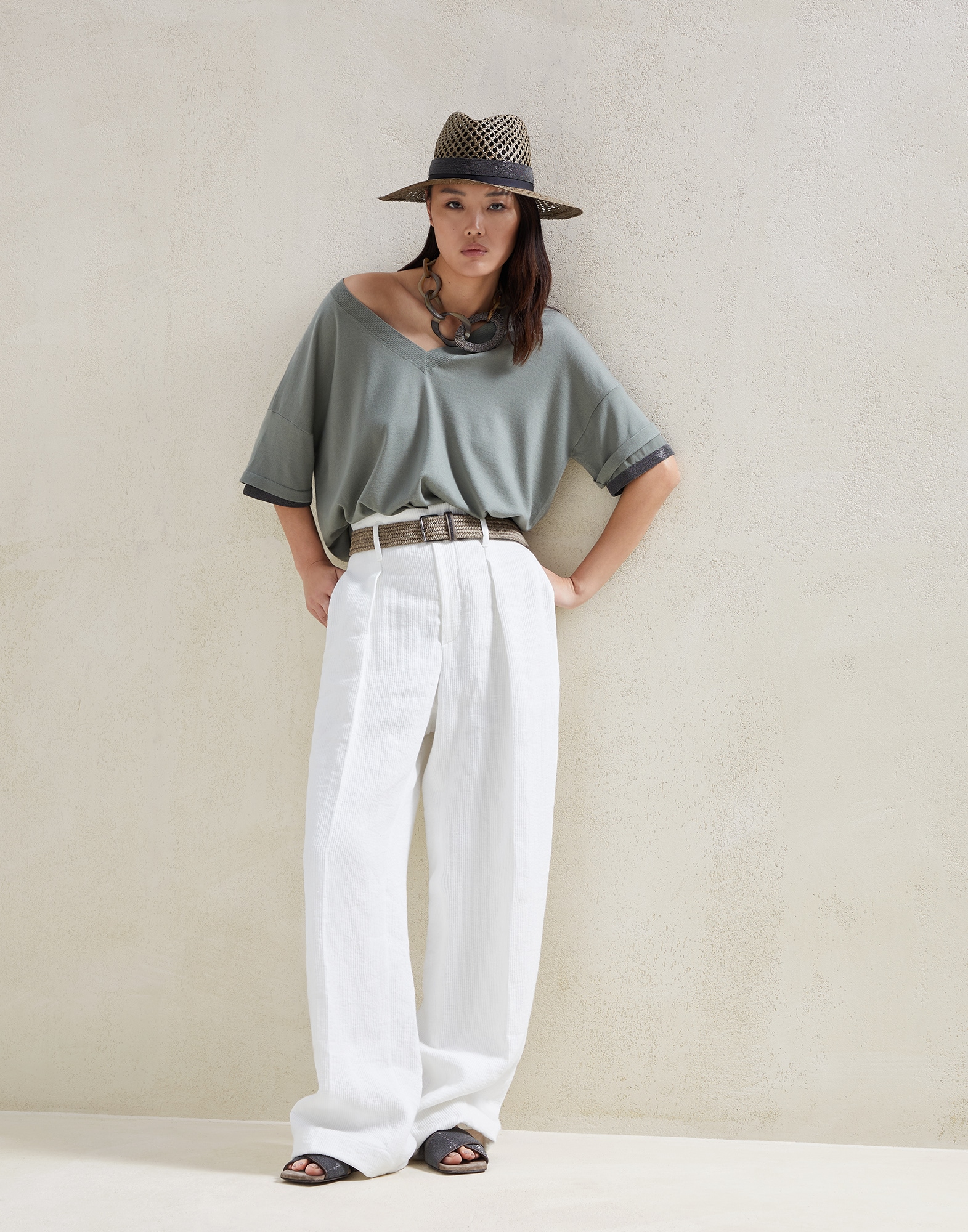 V-neck - Full look
