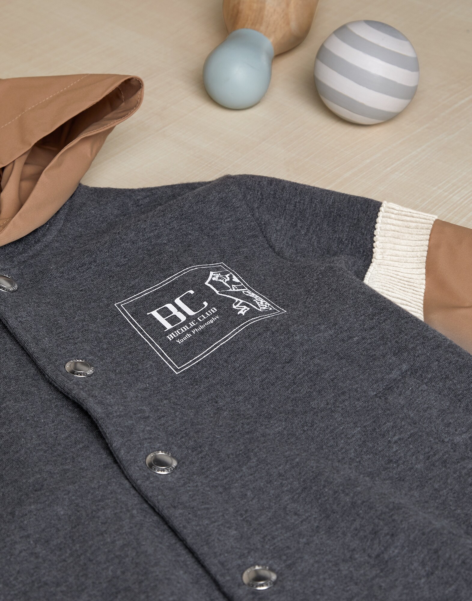 Topwear - Vista de detalle