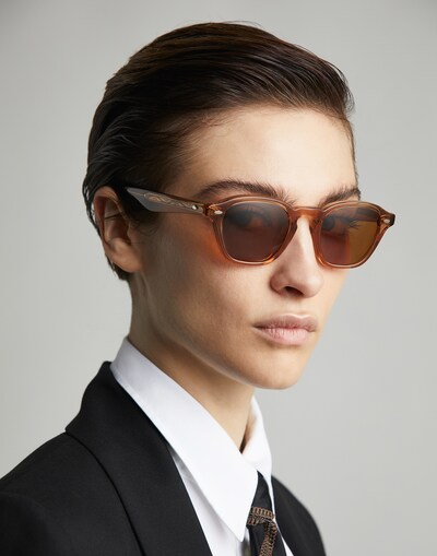 Peppe - Editorial view