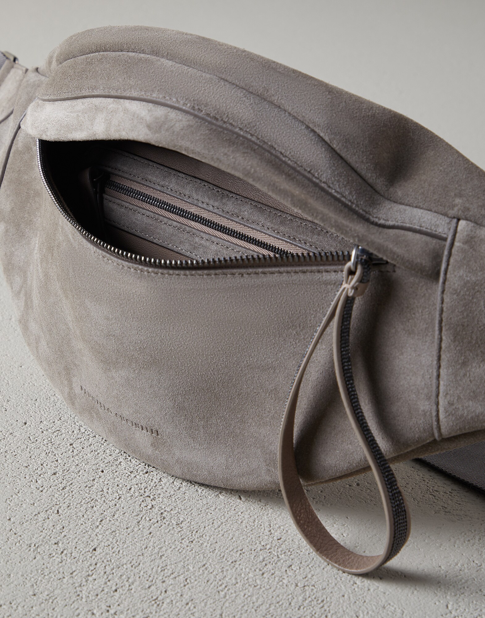 Crossbody Bag - Full look