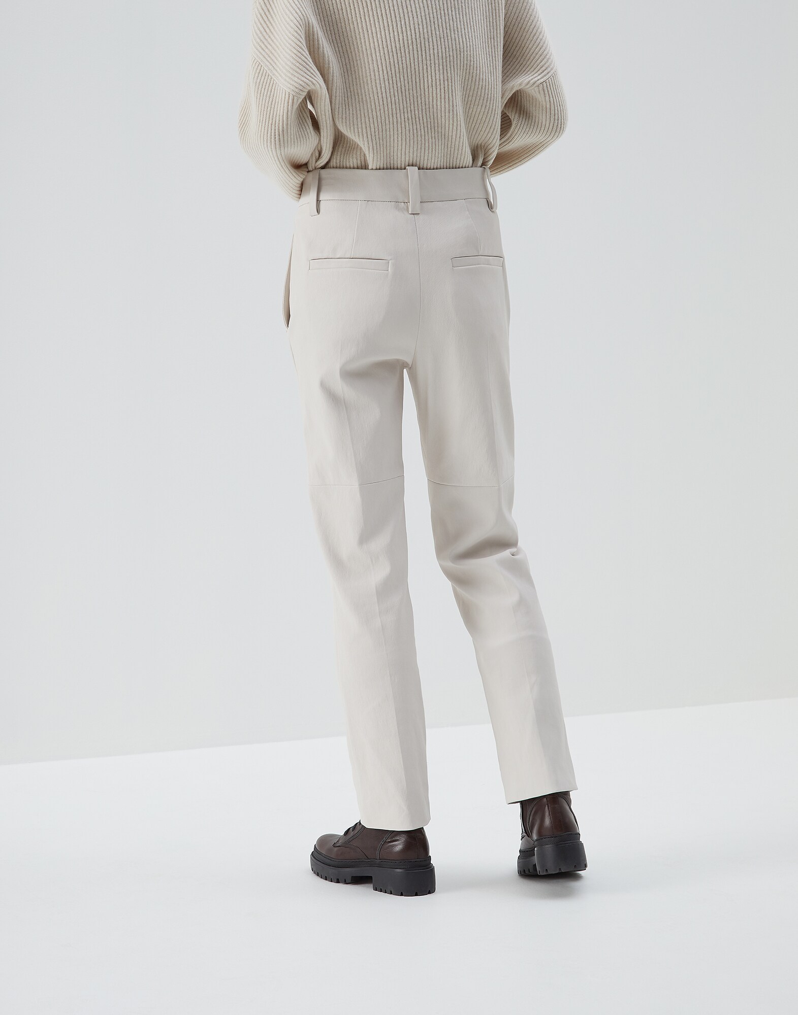 Lederhose Kreidefarben Damen 2 - Brunello Cucinelli
