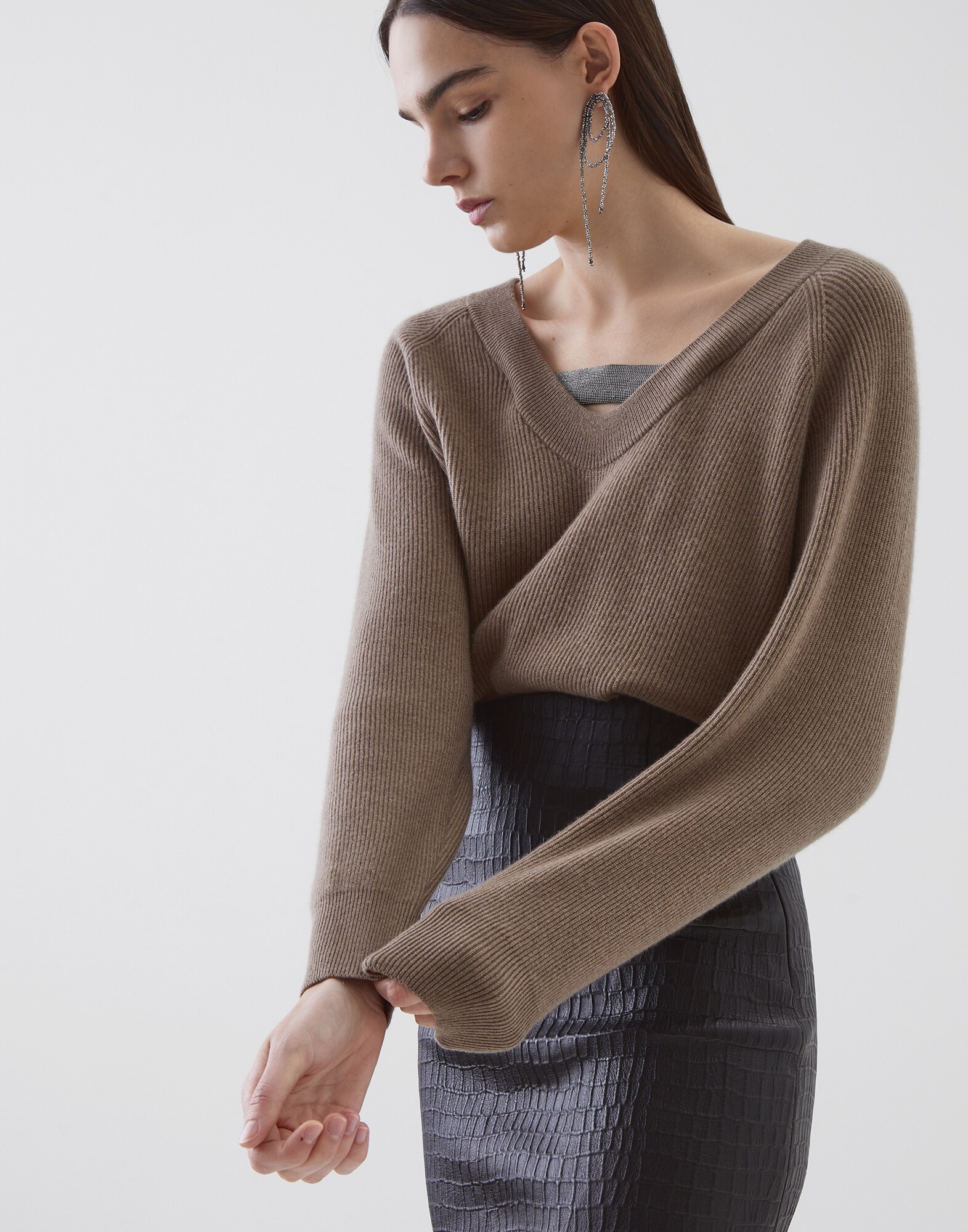 Scoop Neck - Editorial view