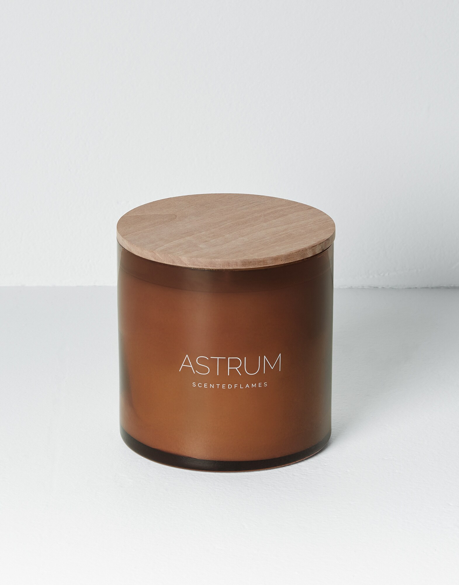Candles Mars Orange Lifestyle 1 - Brunello Cucinelli