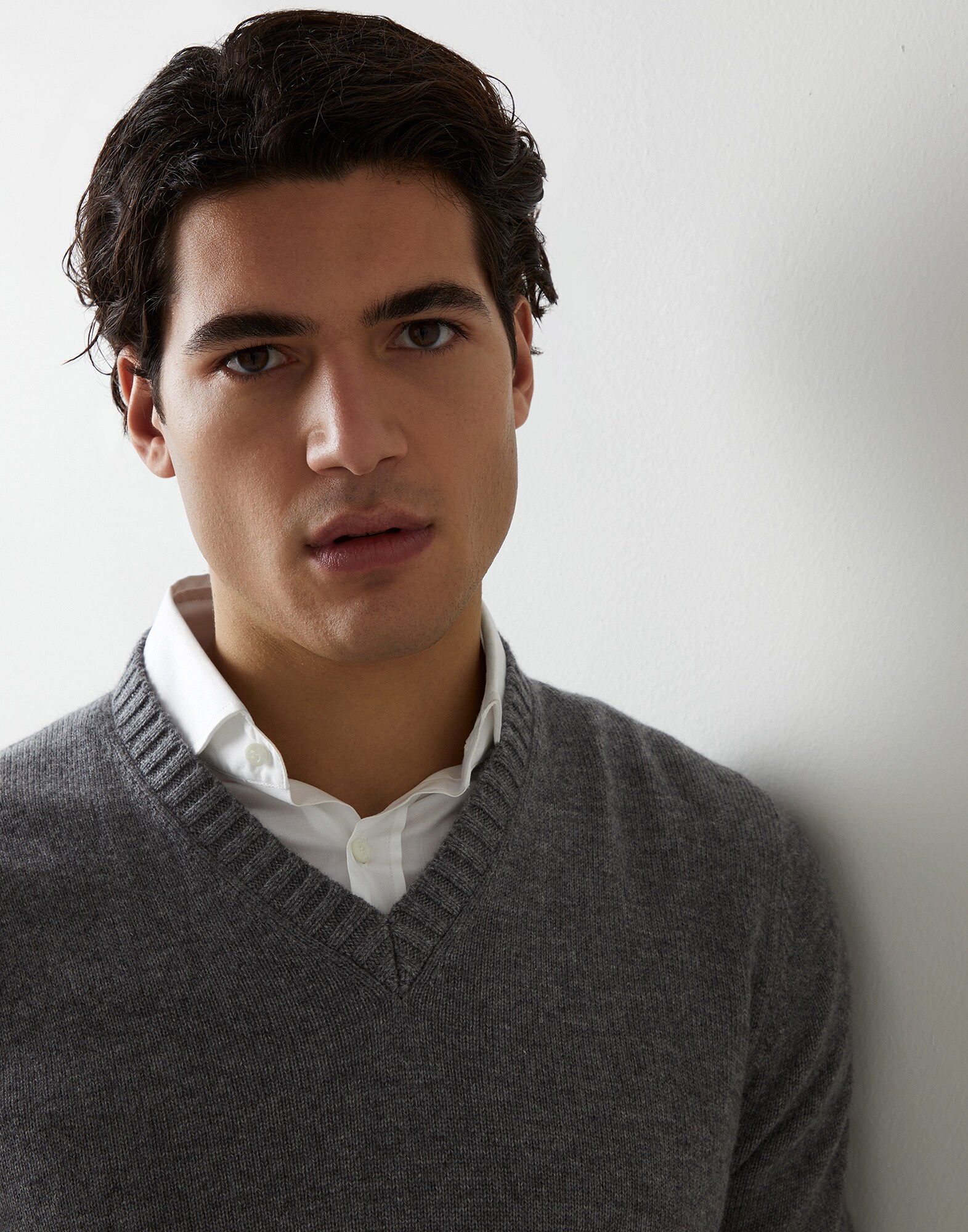 V-neck - Detail view
