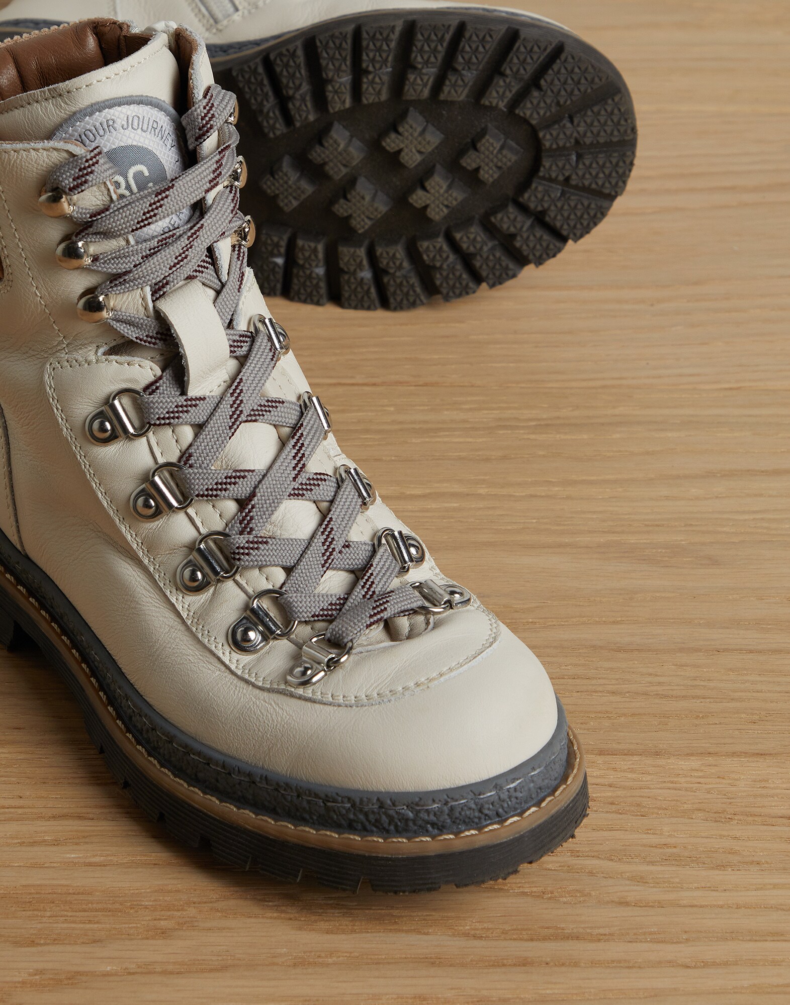 Boots - Detail view