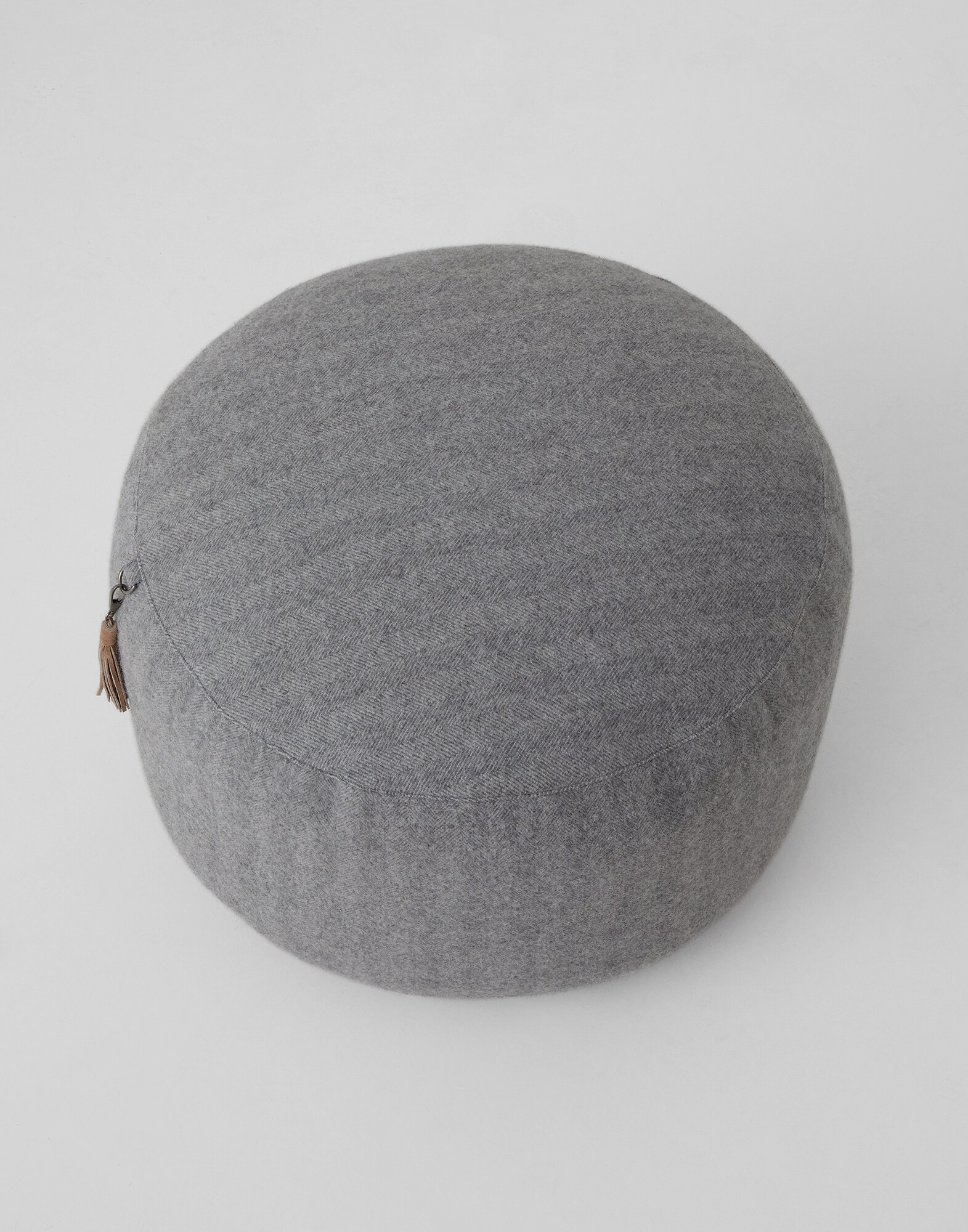 Poufs - Back view