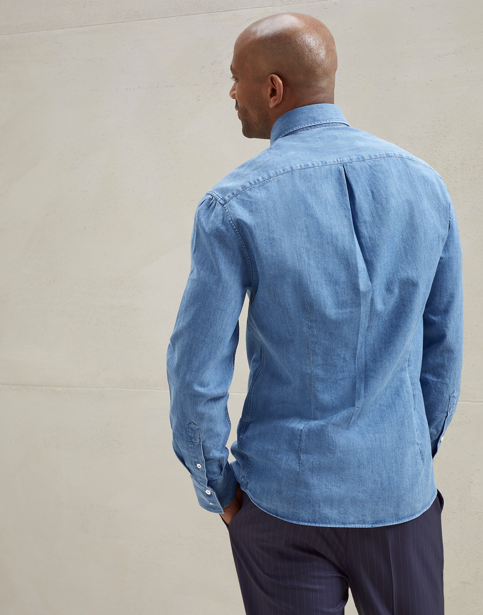Slim - Back view