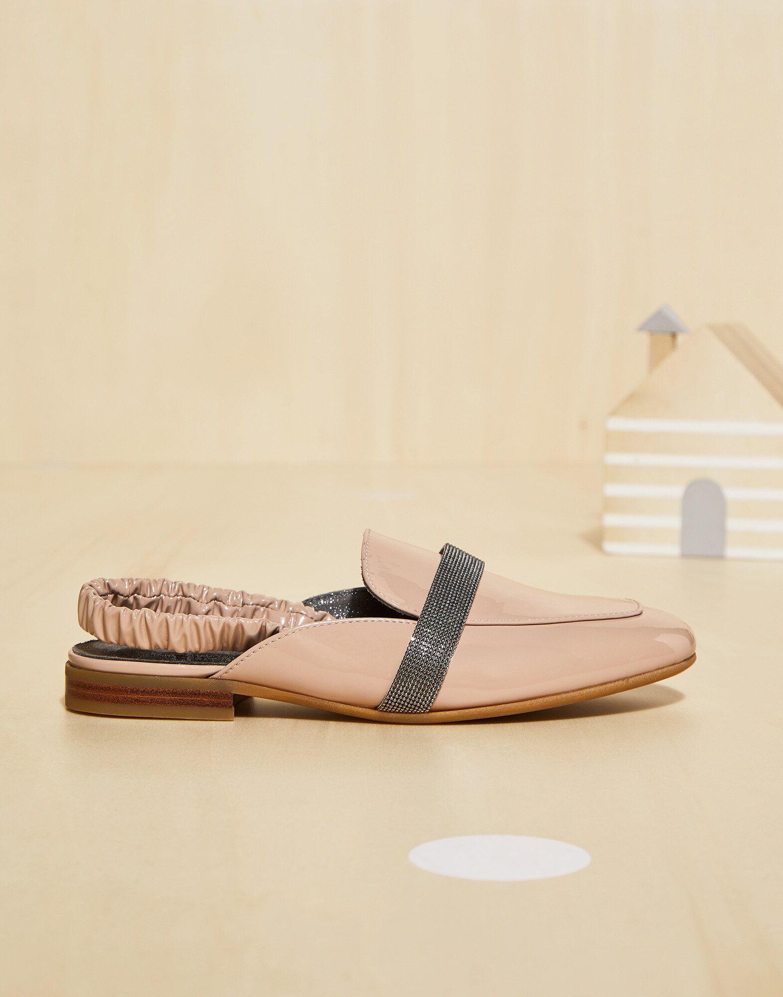 Flat Shoes - Editorial view